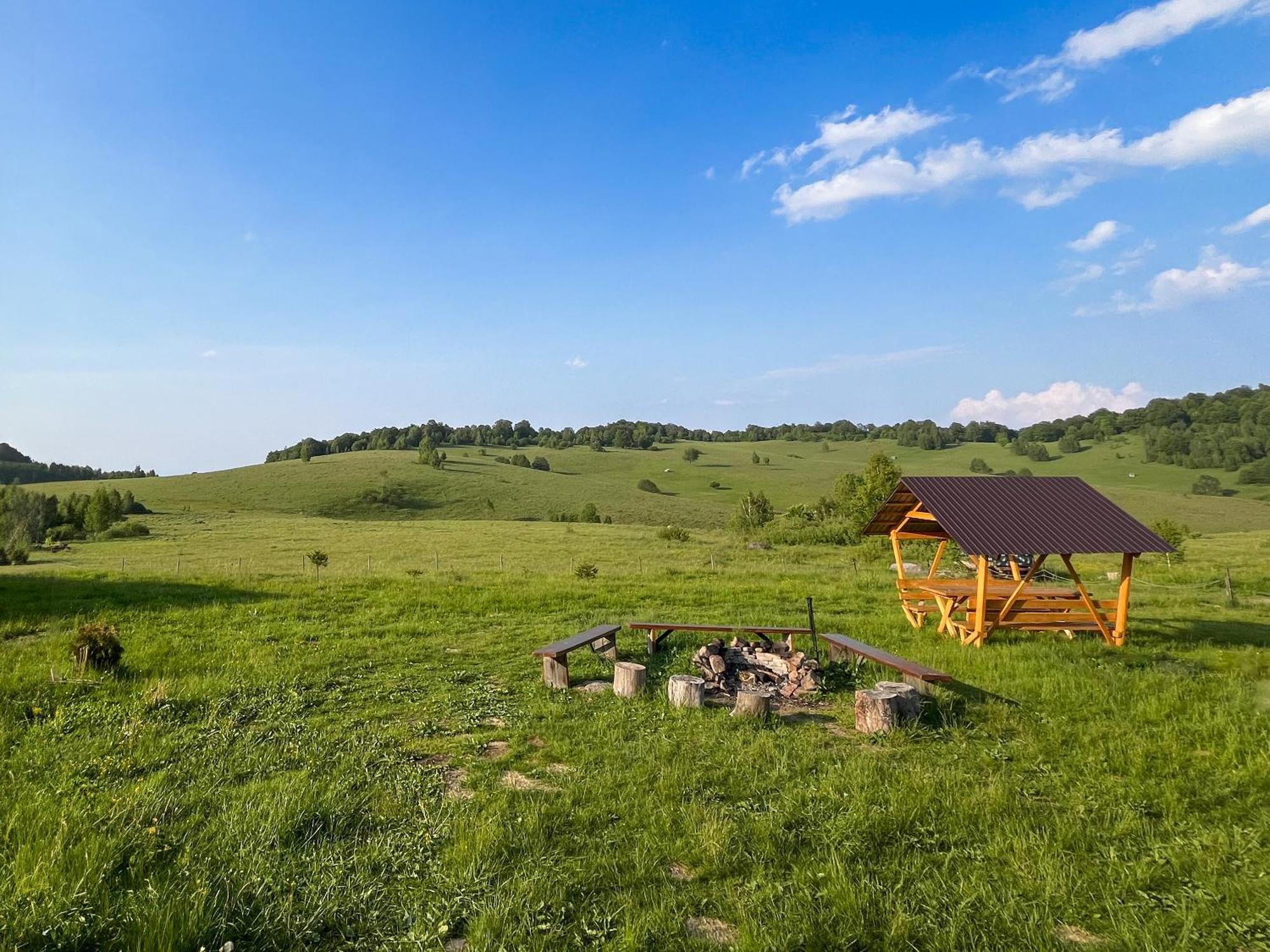 Căsuțele din Poiană Villa Satu Sugatag Exterior foto